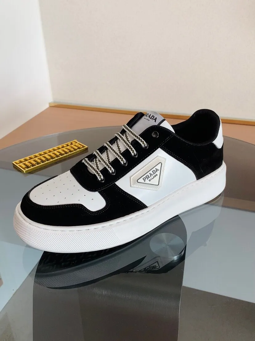 Factory price 420. 【PRADA】Prada’s latest 🎁🎁 fashionable casual men’s shoes 👟, hot style 💥 simple and elegant style, exclusive for trendy men. Exclusive official website latest brand 👑original decoration, fashionable and generous, original cowhide leather ✅ breathable sheepskin lining, official website designated wear-resistant casual outsole, classic model taken in real life 🎬38-44. Can be customized45